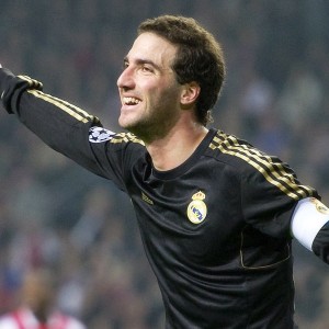 kaiyun网站-特色瀑布下跳水，勇气与技巧并存的运动享受，从瀑布上往下跳的运动叫啥