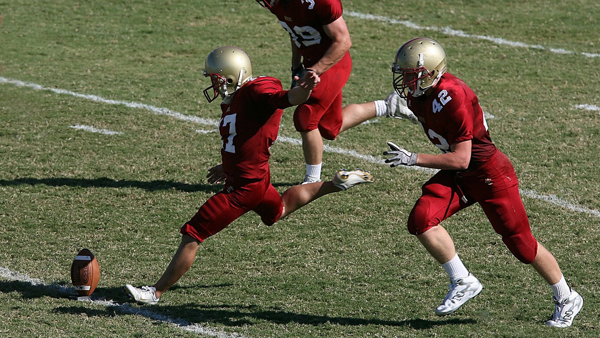 足坛传奇：梅西、C罗巅峰对决历历在目，c罗 梅西对决